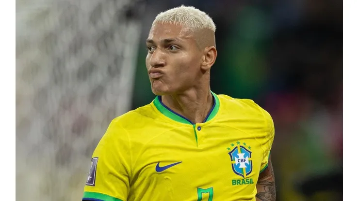 Divulgação: Lucas Figueiredo/CBF - Richarlison escuta pedidos para ir ao Flamengo