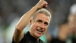 Luís Castro fica animado com promessa da diretoria