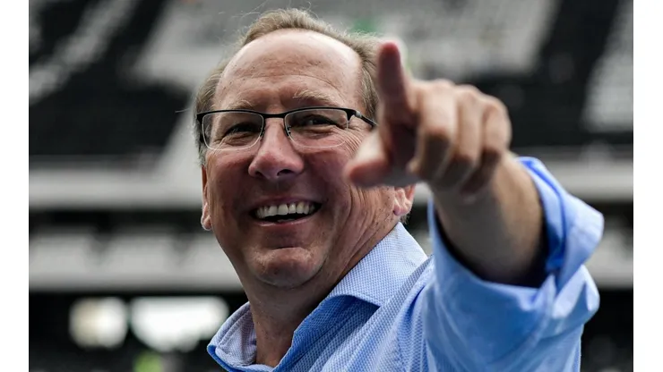 Textor não se intimida e vai em busca de craque no Botafogo