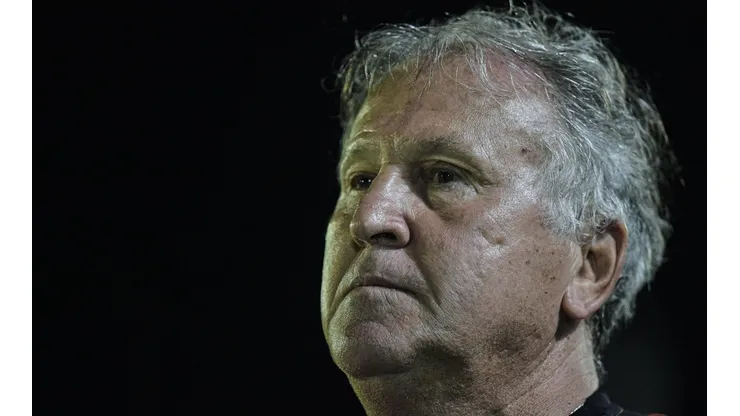 Zico não se intimida e critica atitude de Tite na Seleção