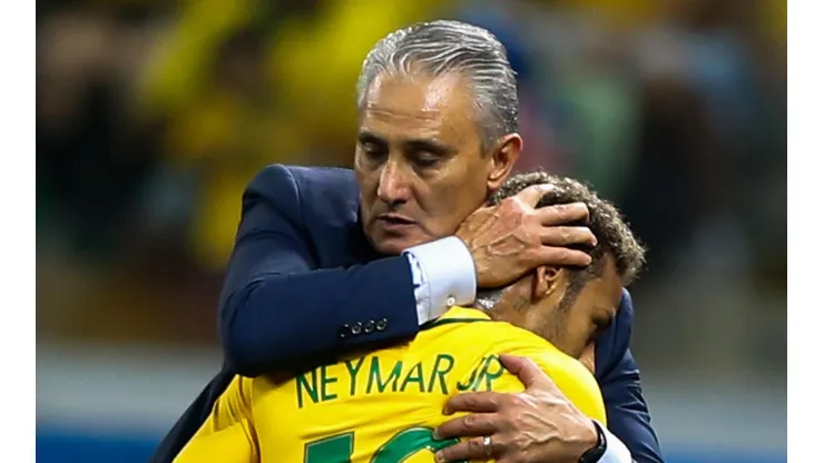 Alexandre Schneider/Getty Images. Tite fala 'na lata' se Neymar volta ou não para jogo decisivo