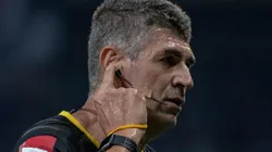 O árbitro Marcelo de Lima Henrique comandou a polêmica partida entre Palmeiras e Atlético-MG - Foto: Foto: Alessandra Torres/AGIF