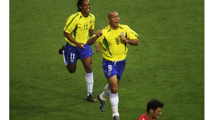 Foto: Clive Brunskill/Getty Images | Ronaldo e Ronaldinho Gaúcho