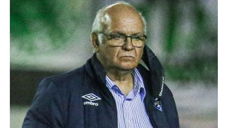 Romildo Bolzan consegue vitória de última hora nos bastidores do Grêmio