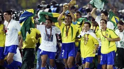 Foto: Alex Livesey/Getty Images | Seleção Brasileira celebrando conquista na Copa de 2002
