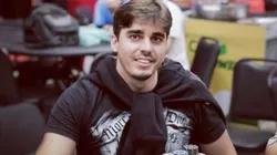 Renan Meneguetti ficou com boa forra no WCOOP (Foto: Reprodução instagram oficial Renan Meneguetti @xrenan_m)