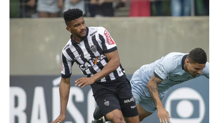 "É o Bremer..."; Tite cita ex-zagueiro do Galo e fala sobre possíveis formações da zaga da Seleção