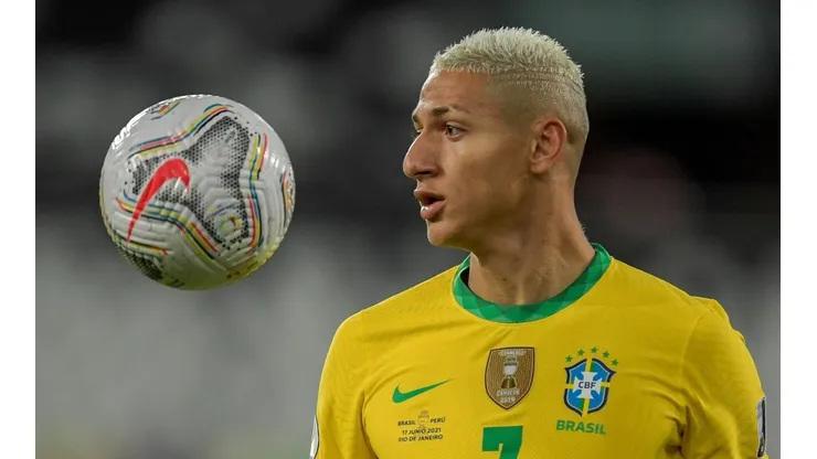 Foto: Jorge Rodrigues/AGIF | Richarlison deve entrar na lista final de Tite para a Copa do Mundo no Qatar