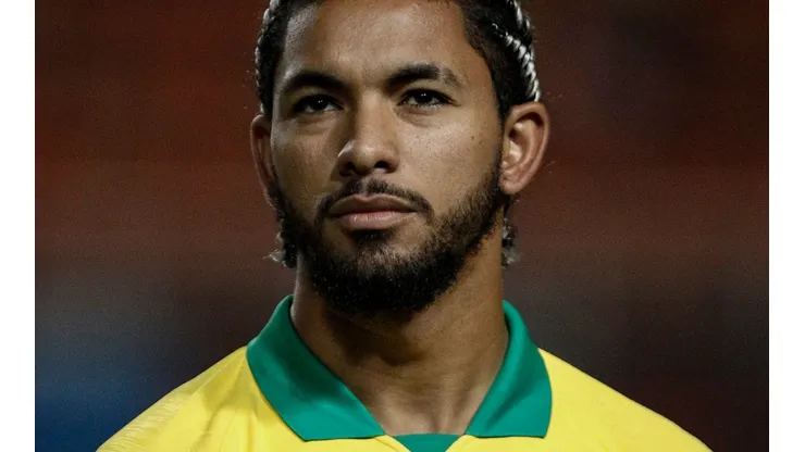 Douglas Luiz é mais um jogador da Premier League a defender o Brasil (Foto: Getty Images)