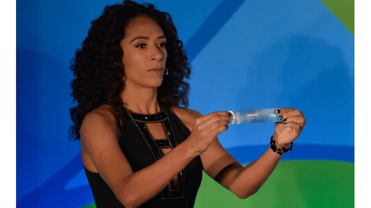 Aline Pellegrino no sorteio de grupos do Torneio Olímpico de futebol 2016 | Pedro Martins/AGIF