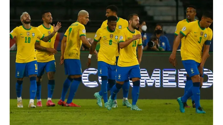 Jogadores da seleção brasileira comemoram gol (Foto: Getty Images)
