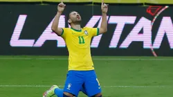 Everton Ribeiro comemora gol marcado contra o Peru (Foto: Paulo Paiva/AGIF)