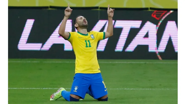 Everton Ribeiro comemora gol marcado contra o Peru (Foto: Paulo Paiva/AGIF)