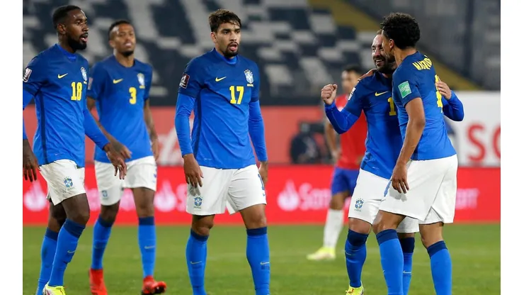Jogadores da seleção brasileira comemoram o gol de Everton Ribeiro (Foto: Getty Images)