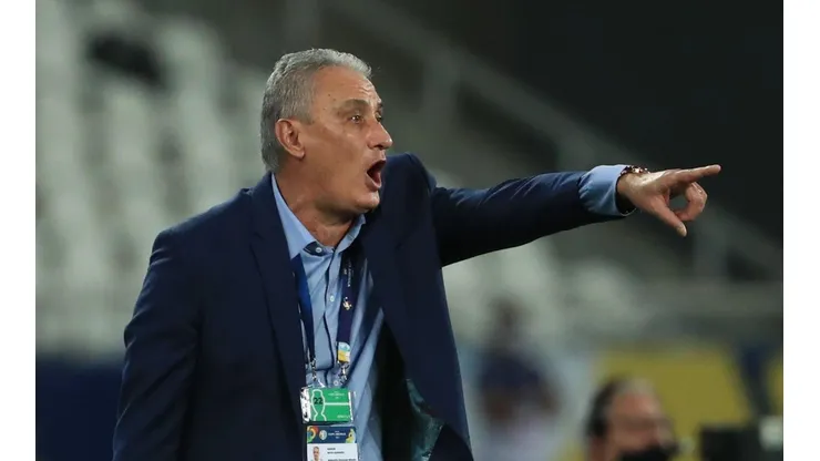 Tite diz que vai "segurar" a escalação da Seleção Brasileira para o confronto contra o Chile. (Foto: Getty Images)