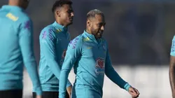 Neymar durante treino da Seleção Brasileira, no CT Joaquim Grava (Twitter/Reprodução)