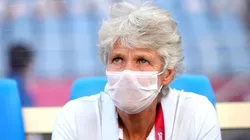 A treinadora do Brasil em registro feito durante as Olimpíadas de Tóquio. (Foto: Getty Images)