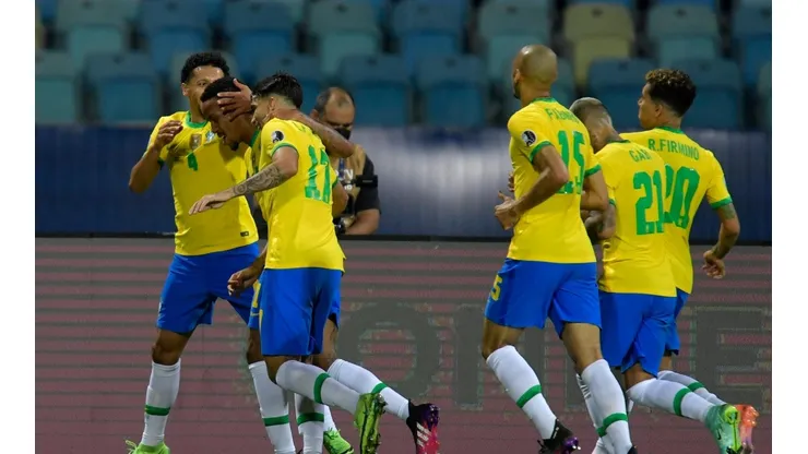 Seleção brasileira já tem 21 jogadores convocados em São Paulo; ainda falta chegar Neymar e Marquinhos. (Foto: