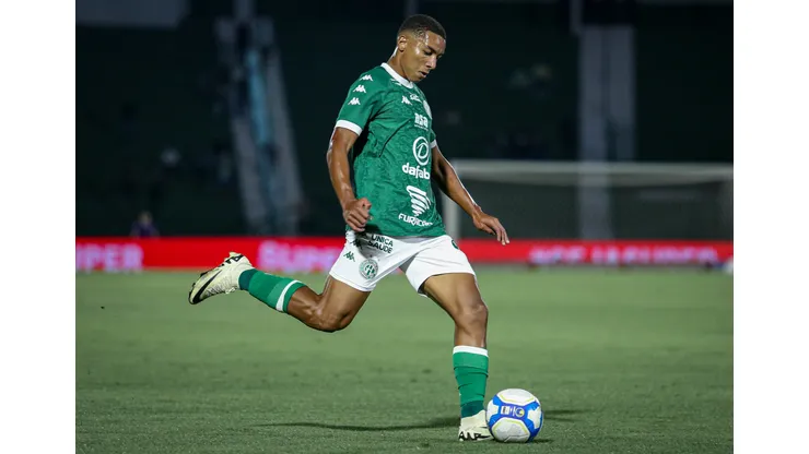 Amazonas mede forças com o Guarani nesta rodada.