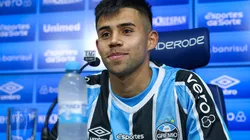 Aravana explica que recusou ofertas para fechar com o Grêmio