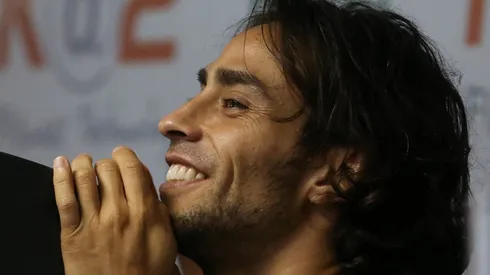 Valdivia vira manchete no Palmeiras em embarque para o Rio de Janeiro