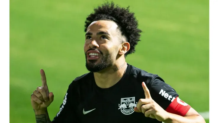 Foto: Diogo Reis/AGIF - Claudinho interessa ao Flamengo.