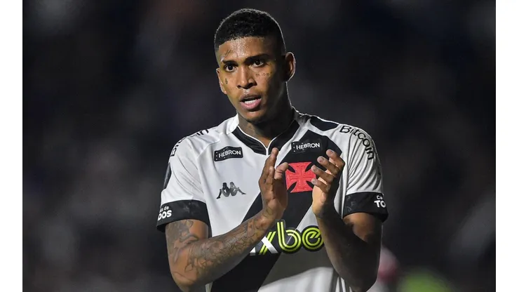 Thiago Ribeiro/AGIF - Raniel atuou pelo Vasco em 2022