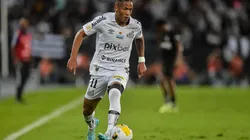 Foto: Thiago Ribeiro/AGIF - Ângelo falou sobre futuro no Santos
