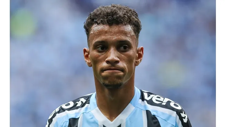 Foto: Pedro H. Tesch/AGIF - Bitello marcou oito gols e deu três assistências na Série B.