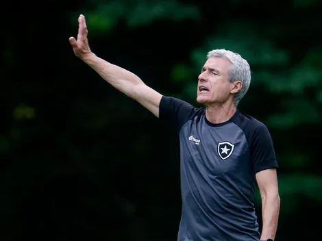 Luís Castro manda forte recado para John Textor em 2023
