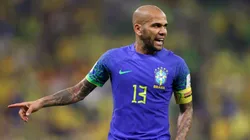 Julian Finney/Getty Images/ "A Fifa vai pagar cerca de..."; São Paulo se anima com 'bolada' que irá receber por Daniel Alves.