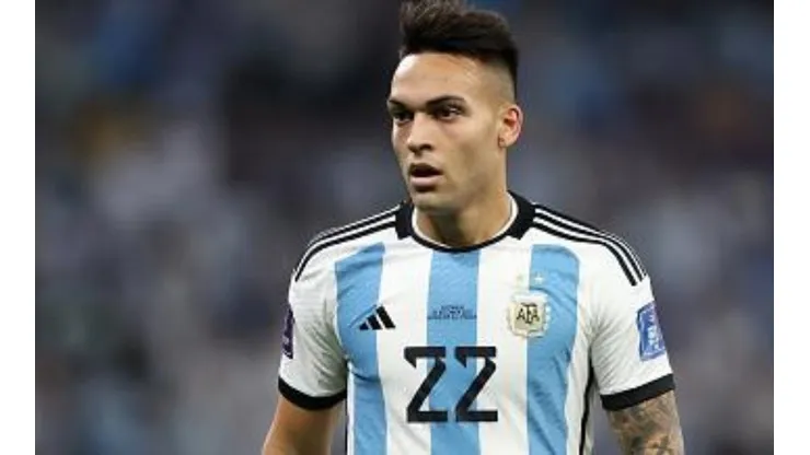 Foto: Alex Grimm/Getty Images - Lautaro Martínez foi alvo de críticas após a classificação da Argentina