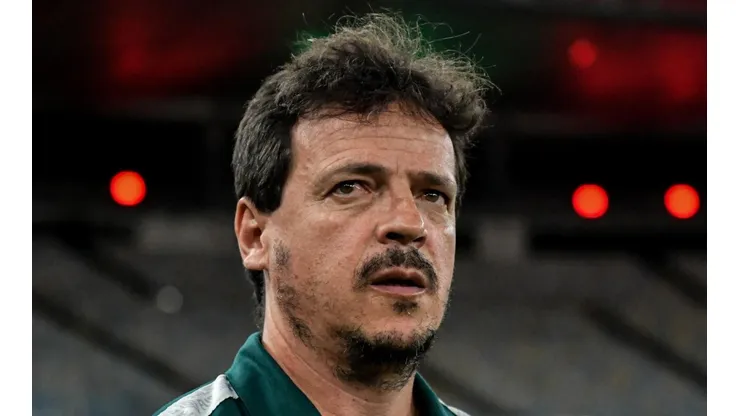 Diniz manda a real e entrega sobre permanência no Flu