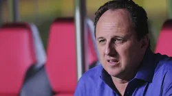 Ettore Chiereguini/AGIF/"Há outros clubes concorrendo"; Ceni vê interesse de outros times "furar" contratação de meia.