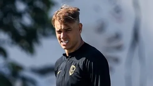 Róger Guedes, atacante do Al Rayyan, na época do Corinthians, no CT Joaquim Grava - Foto: Marcello Zambrana/AGIF