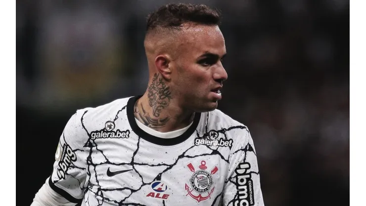 Ettore Chiereguini/AGIF - Luan atualmente no Santos, volta ao Timão em 2023