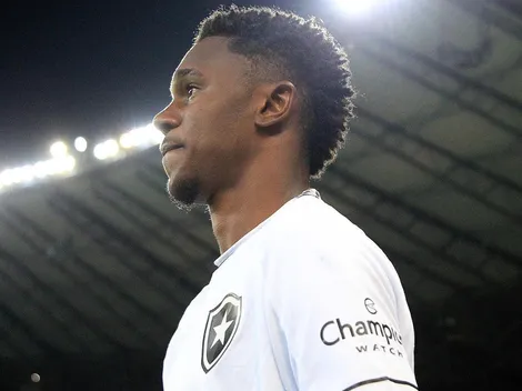 Jeffinho brilha e Botafogo não dá chances para Charlton