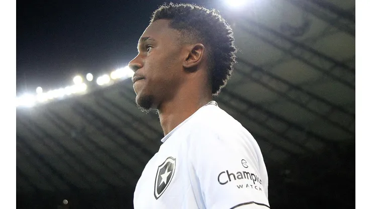 Foto: Vitor Silva/Botafogo - Jeffinho: atacante foi destaque em jogo-treino na Inglaterra