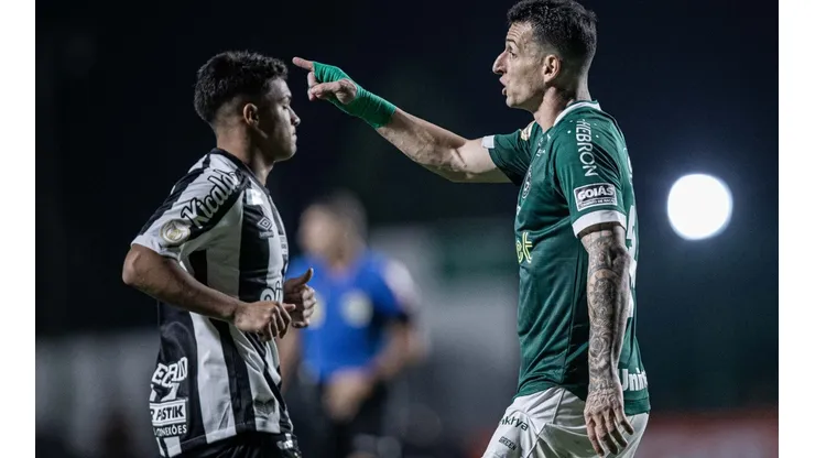 Foto: Heber Gomes/AGIF - Goiás renovou contrato com zagueiro