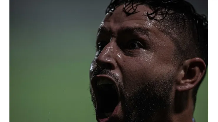 Foto: Heber Gomes/AGIF - Elvis chegou do Goiás no meio da temporada.