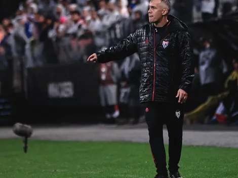 Torcida do Atlético-GO 'vibra' com saída de Eduardo Baptista: "Ganhei meu dia"