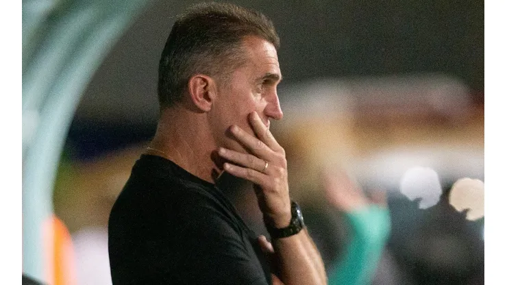 Foto: Gil Gomes/AGIF - Vagner Mancini tem problemas na zaga do América-MG