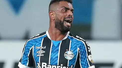 Foto: Fernando Alves/AGIF - Maicon: volante se manifestou sobre bastidores do Grêmio