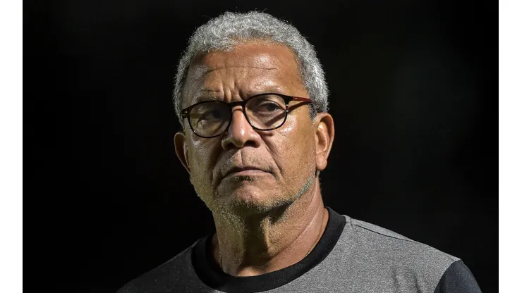 Foto: Thiago Ribeiro/AGIF - Hélio dos Anjos pagou a "língua" ao ver Cruzeiro caminhar a passos largos para título da Série B após golear a Ponte
