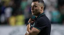 Isabela Azine/AGIF - Jair Ventura no comando do Goiás.