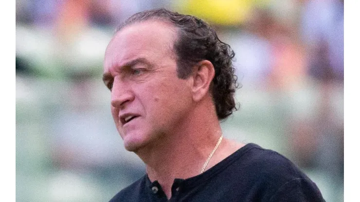 Foto: Fernando Moreno/AGIF - Cuca alfineta ação de torcida do Galo