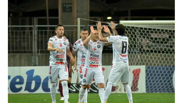 Foto: Jhony Pinho/AGIF - Operário deve ter presença de titular absoluto