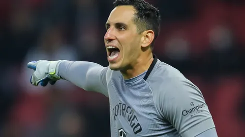 Foto: Pedro H. Tesch/AGIF - Gatito Fernández tem contrato no Botafogo até dezembro e vem recebendo sondagens de outros clubes no Brasil