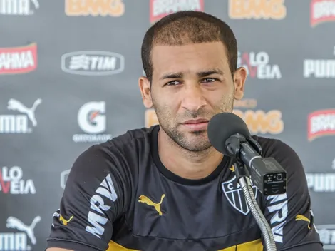 “Um desastre”; Pierre expõe bastidores de Cuca e faz ligação de queda do Atlético a rival