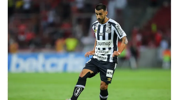 Pedro H. Tesch/AGIF/ Camacho e +1; Orlando Ribeiro deve ter ausências para a sequência do Brasileirão.